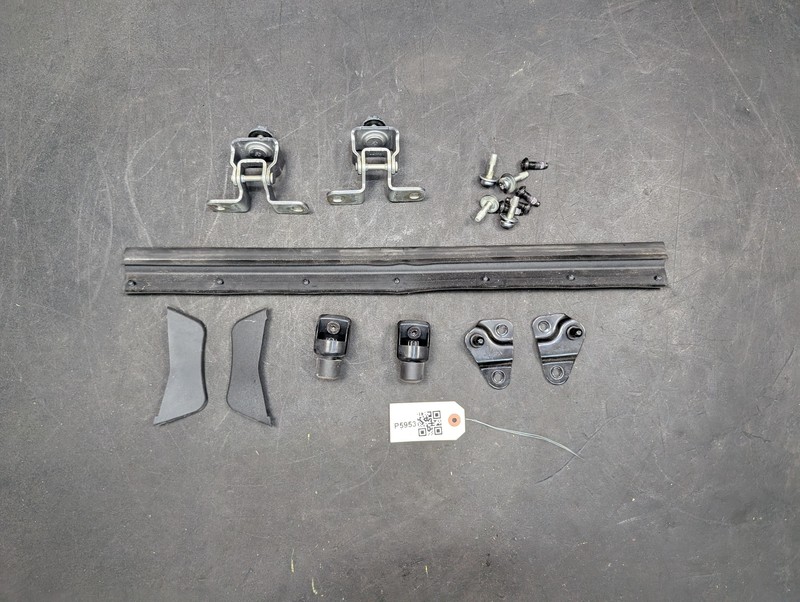 Liftgate Hinges & Weatherstrip & Covers Set 2022 Buick Envision 84934741 21 - 24