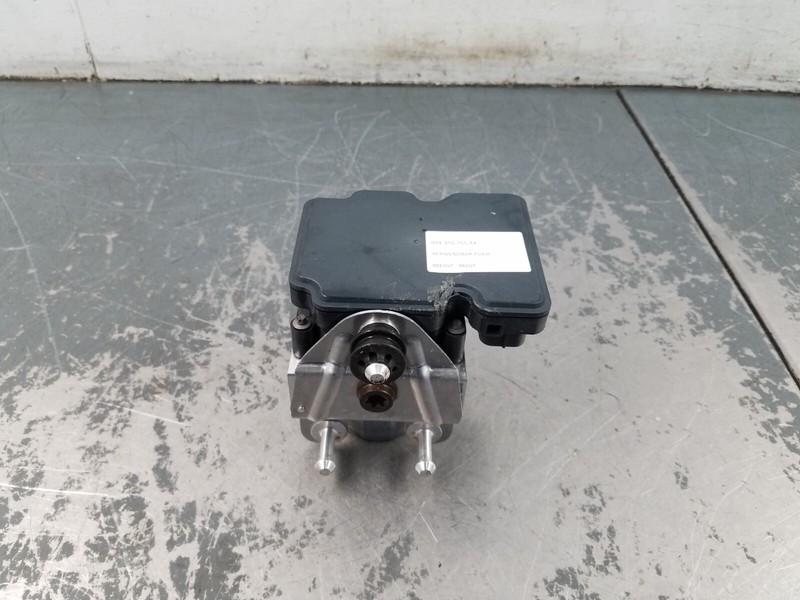 2024 Porsche Cayman GT4 RS ABS Brake Pump Module #74617 Z4