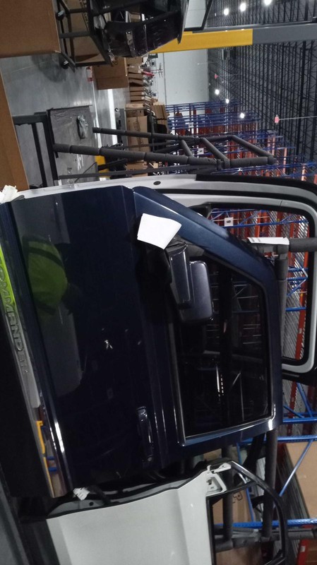 2010 Jeep Commander Left Door Blue OEM Used 4DR SUV - 223K Miles