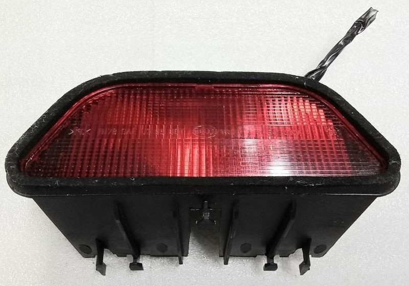 1998-2005 Mercedes ML320 W163 High Mount Stop Light Assembly 1638200156