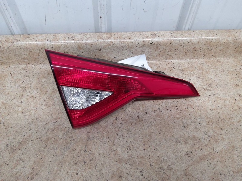 Driver Tail Light US Built Decklid Mounted LED Lamps Fits 15-17 SONATA 304854