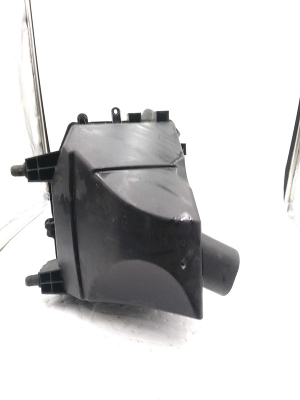2019 Chevrolet Silverado 1500 Air Cleaner Assembly OEM 23252207 Used 140K