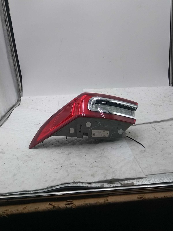 2017 Lincoln Continental Right Tail Light Assembly Black Used 83K Miles