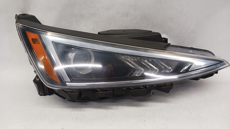 19-'20 HYUNDAI ELANTRA Right passenger headlight halogen 2.0L OEM Grade B