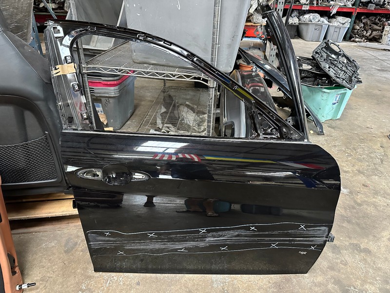 17-23 Alfa Romeo Giulia FRONT RIGHT PASSENGER SIDE DOOR SHELL Black 408 OEM