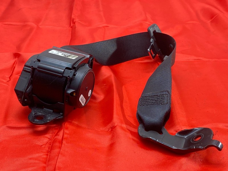 14-19 BMW F16 F86 X6 Rear Right Passenger Upper Seatbelt Retractor Black OEM✅