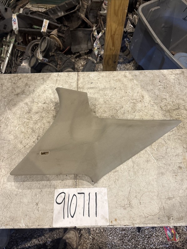 06-11 Cadillac DTS front left SIDE C Pillar TRIM COVER 15293915 , 15282381