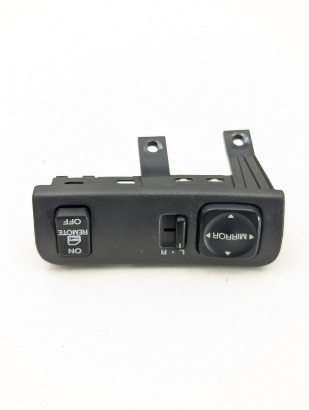 91 LEXUS LS400 Front Dash Mounted Door Side Mirror Control And Key Switches OEM