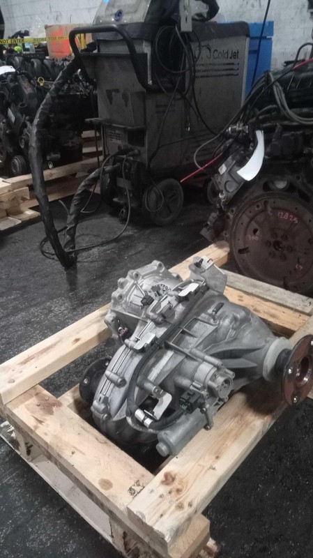 2016 INFINITI QX80 Transfer Case Assembly OEM 104K Miles 5.6L 4WD Black