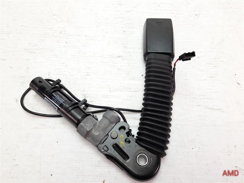 2005 BMW 330ci 325ci 325i Front Right PassengerSeat Belt Buckle Tensioner