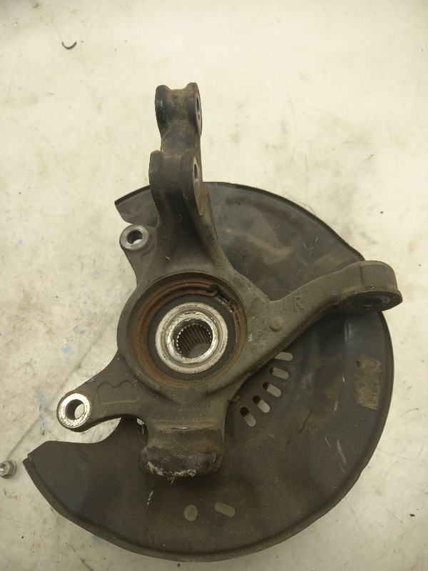 06 07 08 09 10 TOYOTA YARIS FRONT PASSENGER RIGHT SPINDLE KNUCKLE
