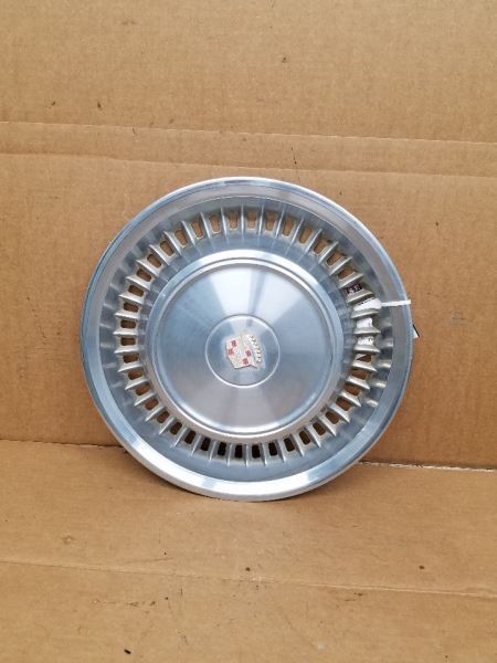 Wheel Cover HubCap Excluding Fleetwood Brougham Fits 73 CADILLAC 256617