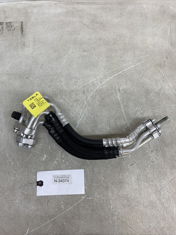 17-22 TESLA MODEL 3 AC MANIFOLD HVAC LINE TUBE 1555055-00-D 34074 S24