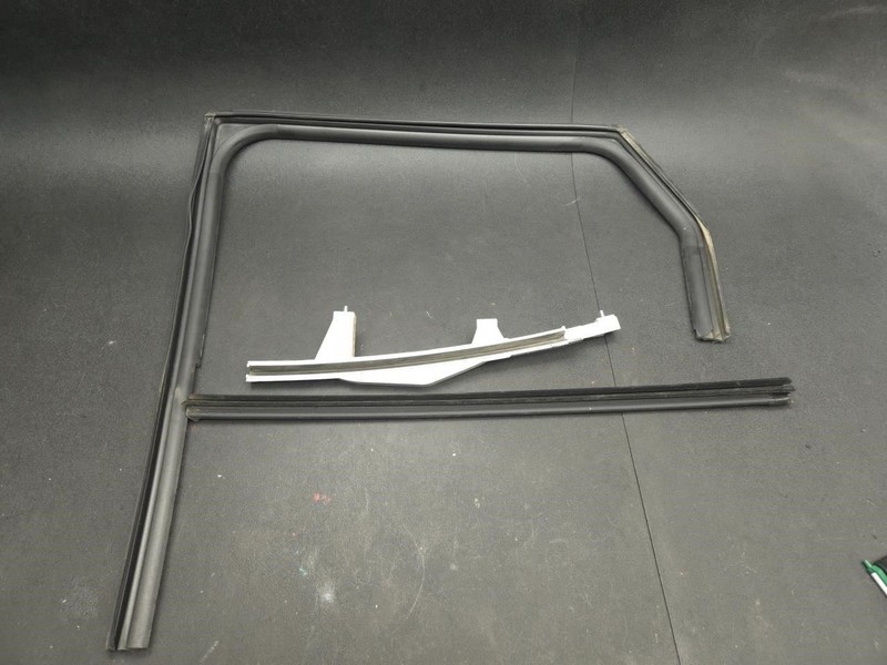 Rear Left Door Run + Belt Weatherstrip + Sash Set 2022 Hyundai Tucson 2023 2024