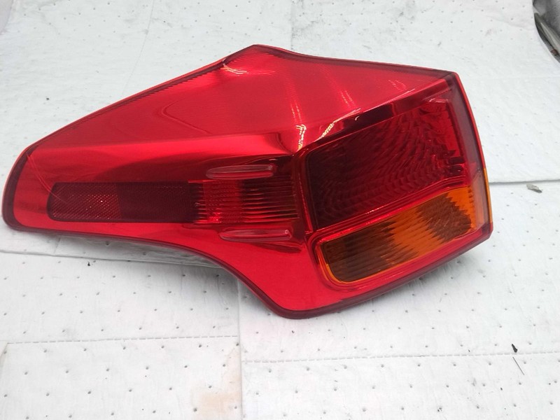 2014 Toyota RAV4 Left Tail Light Assembly Blue 362888 Used 116K Miles