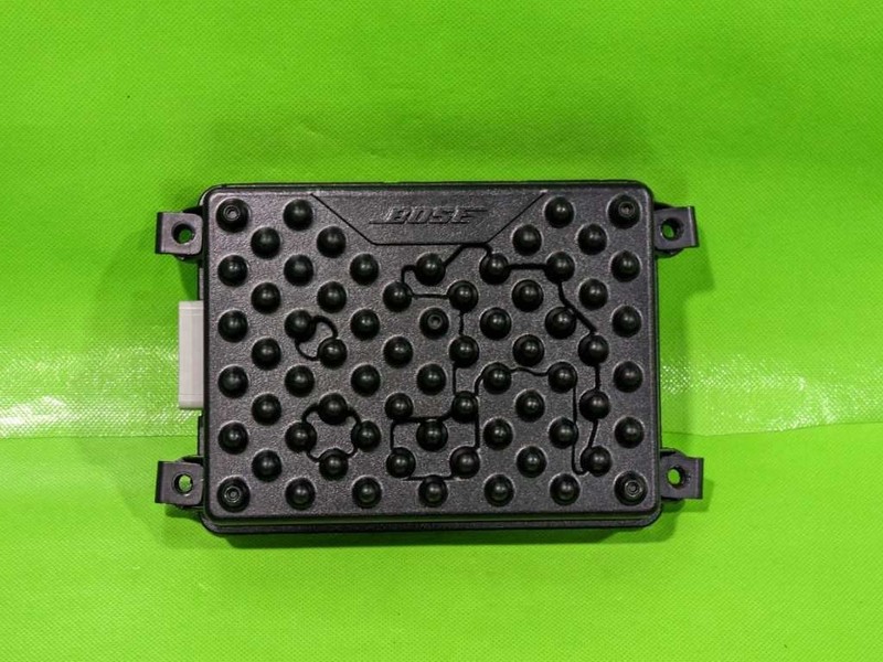 10-16 PANAMERA BOSE SUBWOOFER AMP OEM 4557-68