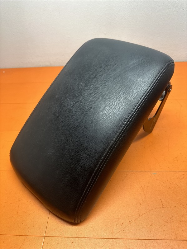 2011 - 19 INFINITI M37 M56 M35H Q70 OEM CENTER CONSOLE ARM REST Black Leather