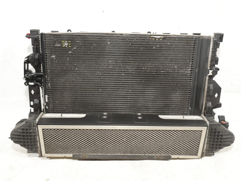 2017-19 Land Rover Discovery Sport 2.0L Radiator Condenser Fan Cooling Assembly