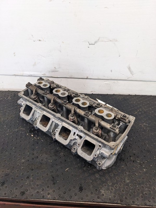 Passenger Right Cylinder Head 5.7L Fits 09-15 300 1193081