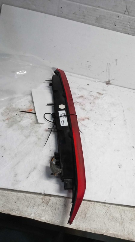 2018 VOLVO XC60 Center High Mount Stop Light Assembly RED 91K Miles NJ25-21516