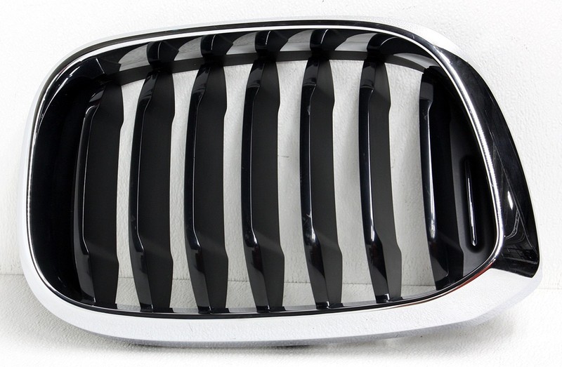 OEM Right Side Grille Insert For BMW X3 51-13-7-440-854 Chrome with black bars
