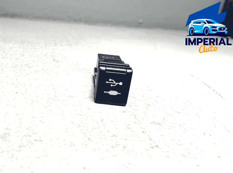 2019-2022 TOYOTA RAV4 CENTER CONSOLE USB PORT AUX AUXILIARY JACK ADAPTER OEM
