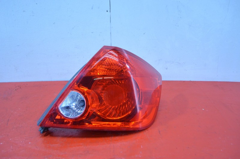 05-07 SCION TC REAR RIGHT PASSENGER SIDE TAIL LIGHT LAMP OEM