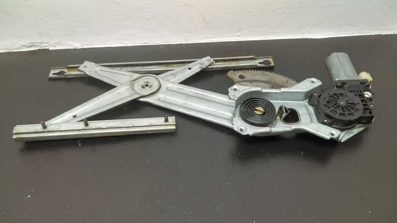 02-08 Dodge Ram1500 Rear Right Passenger Power Window Regulator OEM 55276102AB