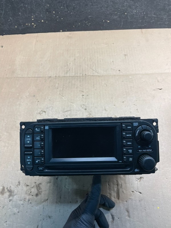 2004 2007 Jeep Dodge Chrysler Screen Display CD Player Satellite Radio U1835DG