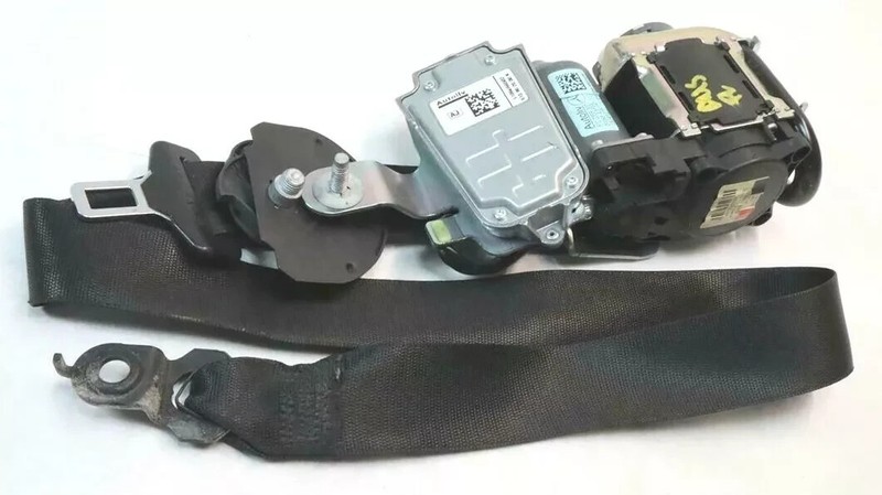 10-14 Mercedes W218 CLS550 E550 Front Left Driver Side Seat BeltBlack OEM