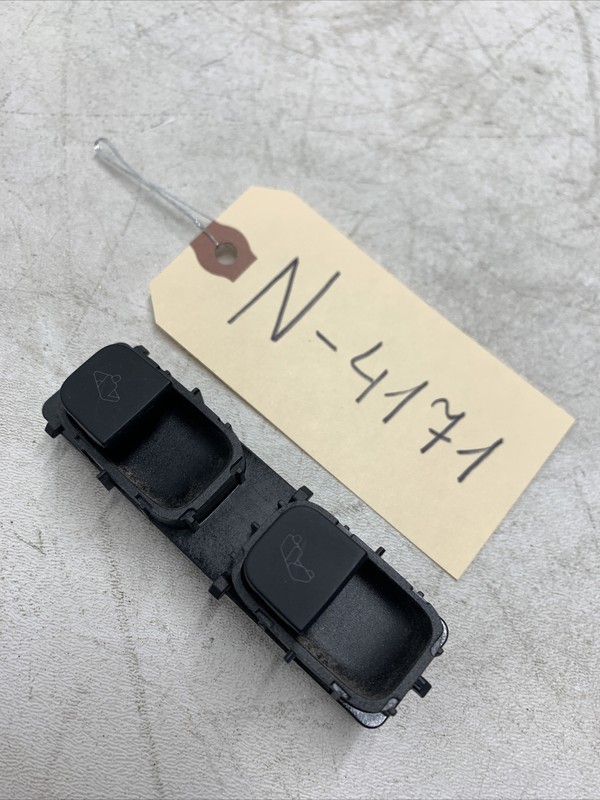 Telsa Model Y Performance Rear Seat Switch 4171 B3