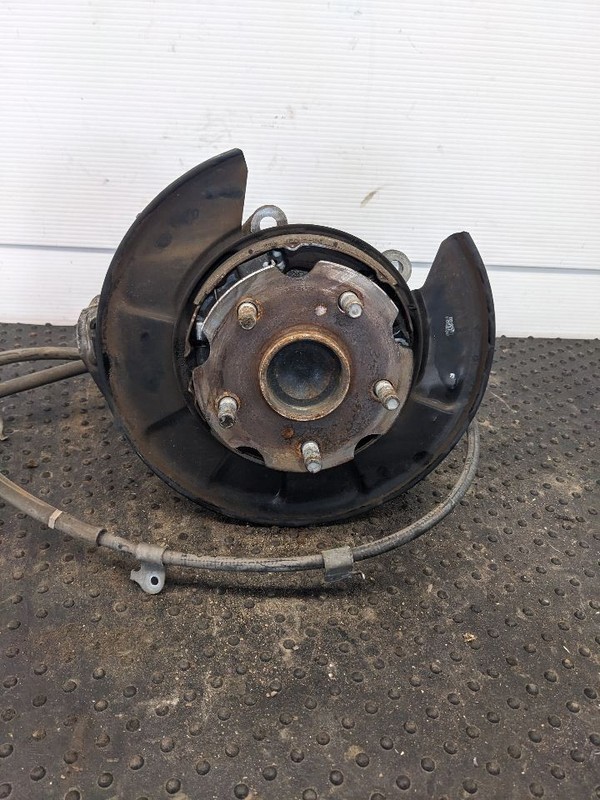 Passenger Right Front Spindle/Knuckle Fits 06-18 RAV4 1159307