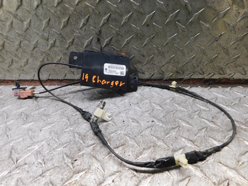 2017-2023 DODGE CHARGER KEYLESS ENTRY ANTENNA MODULE P68067533AI