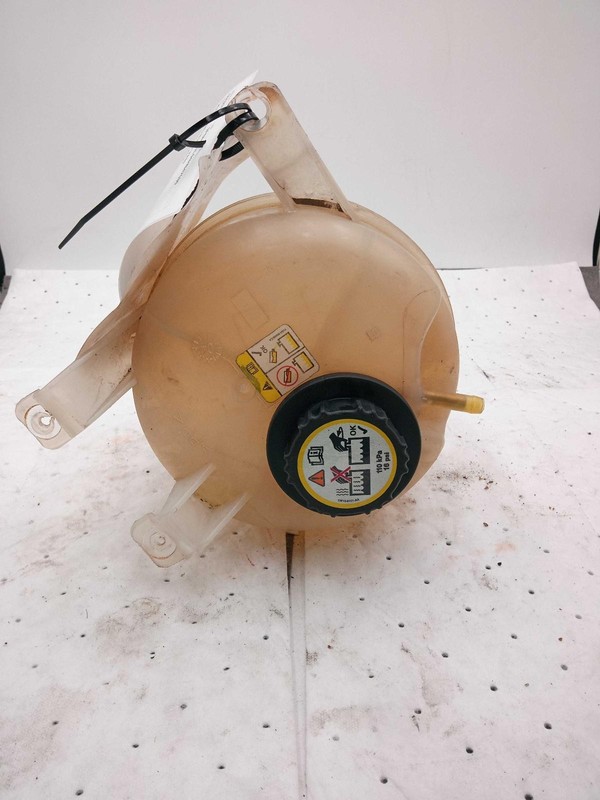 Used Engine Coolant Reservoir fits: 2004 Ford E350 VAN w/diesel round tank Grade