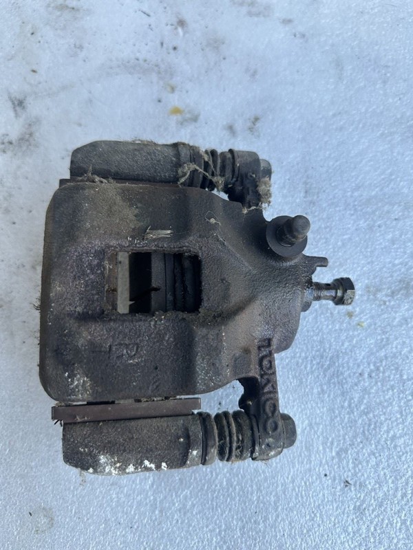 1984 1985 1986 1987 HONDA CIVIC SEDAN RIGHT PASSENGER FRONT BRAKE CALIPER 1.5L