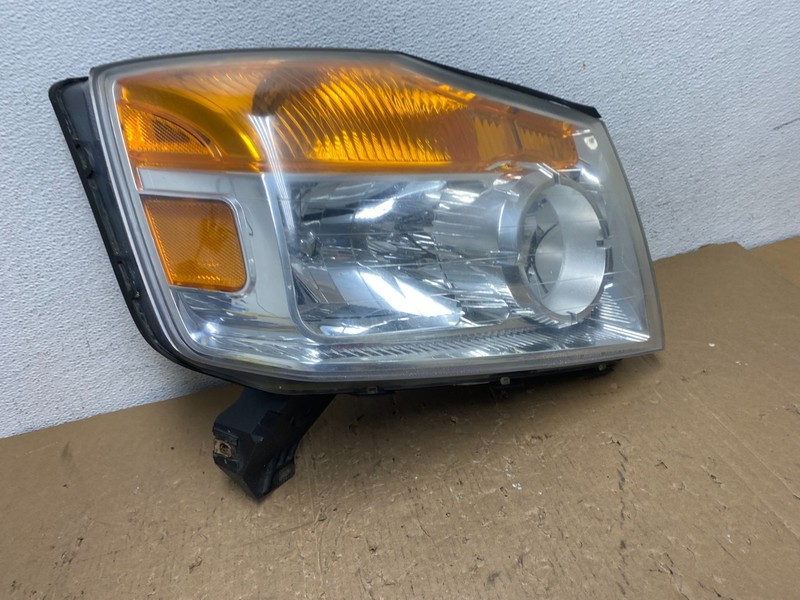 2008 - 2015 Nissan Armada Right Passenger RH Headlight Halogen Oem AD8172 DW