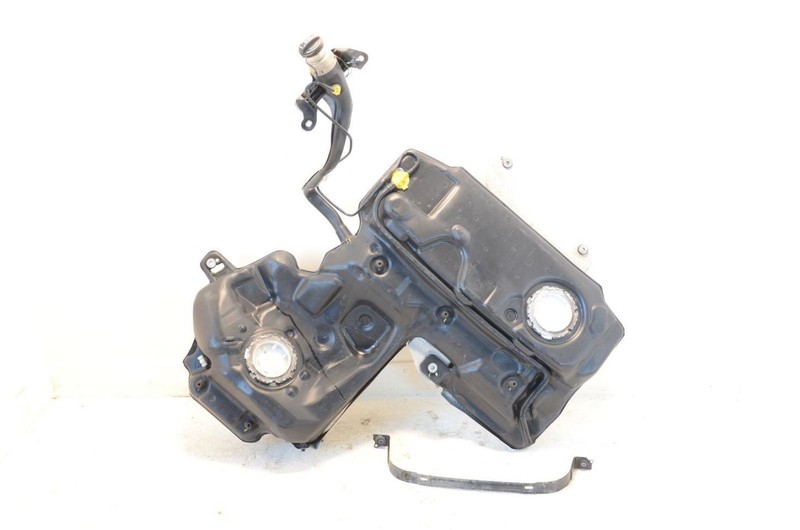 12-18 Audi A6 Fuel Tank Assembly with Filler Neck
