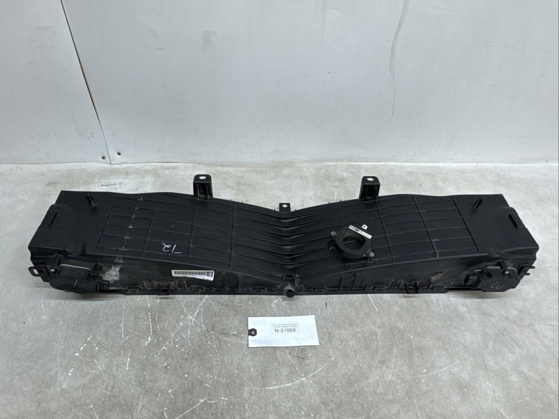 12-15 Tesla Model S Active Air Shutter Dam Lower Center 1007256-00-H 31068