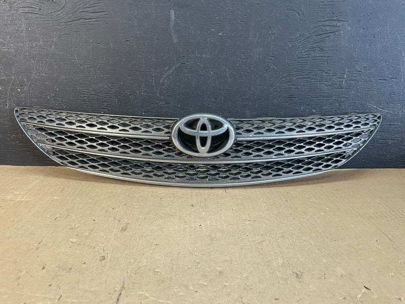 2002 2003 2004 Toyota Camry Front Upper Grill Grille OEM AD5782 DG