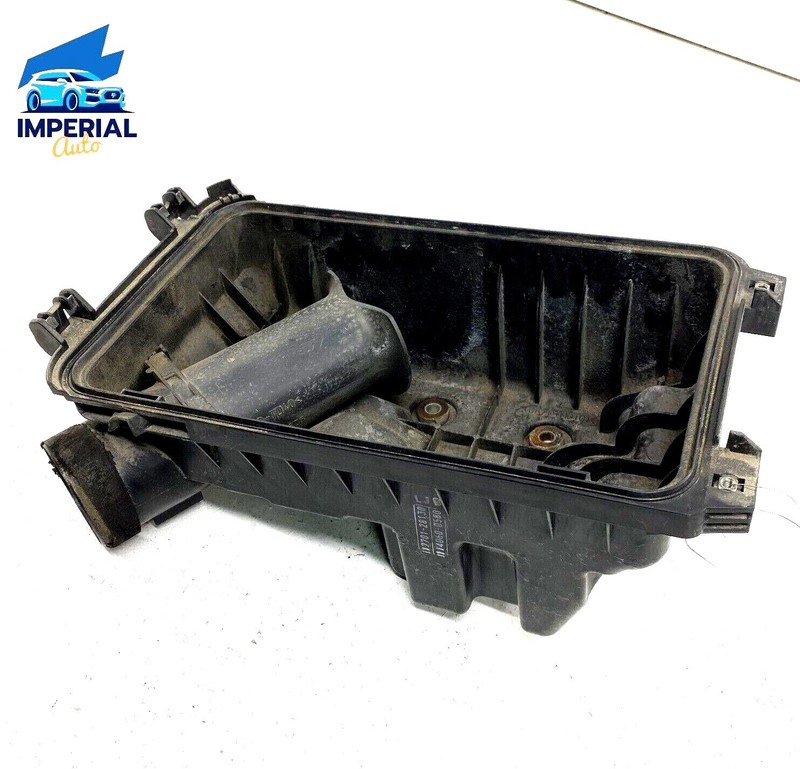 07-11 TOYOTA CAMRY AIR INTAKE LOWER AIR INTAKE BOX 17701-28130 OEM π