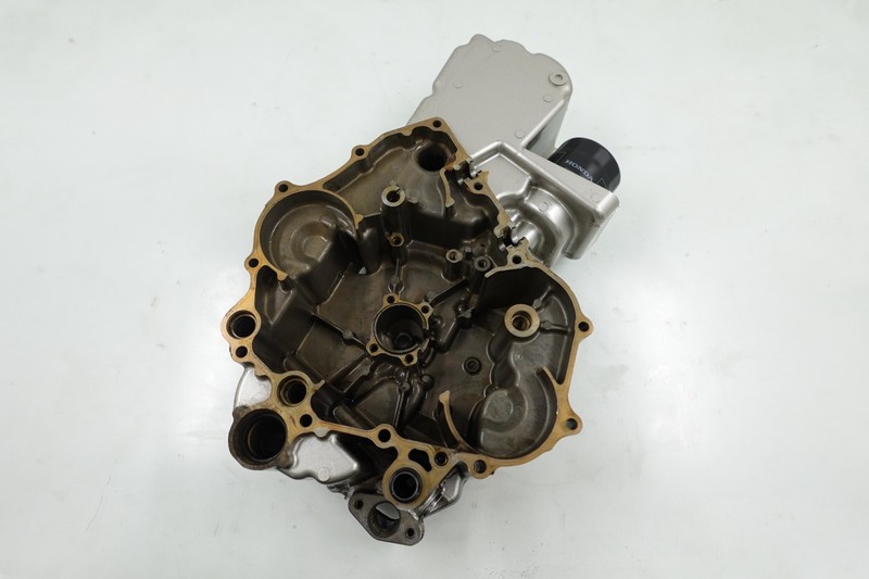 2003 Honda ARX1200T2 Aquatrax R-12X OEM Stator Housing / Oil Tank 11340-HW1-670