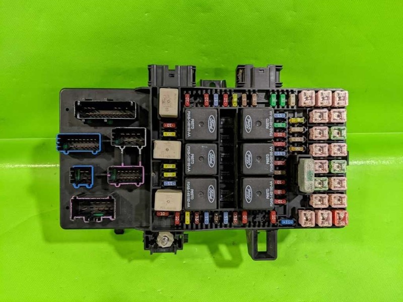 03 04 EXPEDITION FUSE RELAY BOX OEM 4568-6