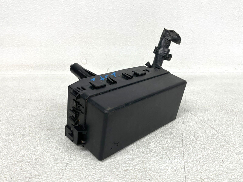 ⭐2017-2024 NISSAN TITAN FRONT ENGINE BAY FUSE RELAY JUNCTION BOX OEM LOT2572