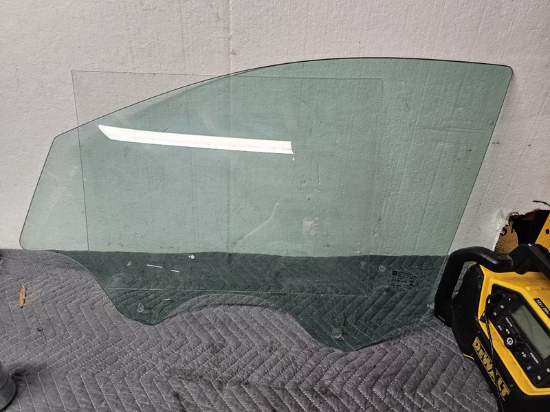 2018-2023 CHEVROLET EQUINOX DRIVER FRONT LEFT DOOR WINDOW GLASS OEM