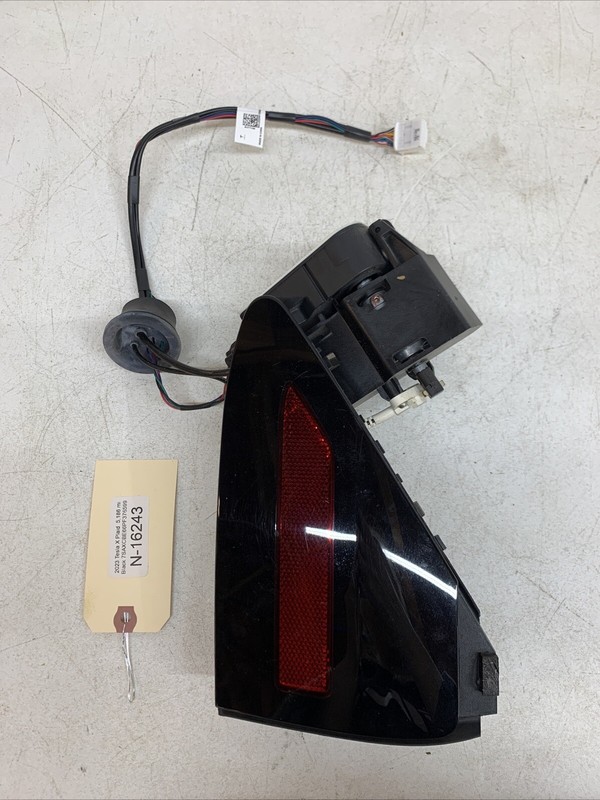 ⚡️21-24 TESLA MODEL X PLAID LEFT CHARGE PORT DOOR COVER 1589147-00-A 16243 B160