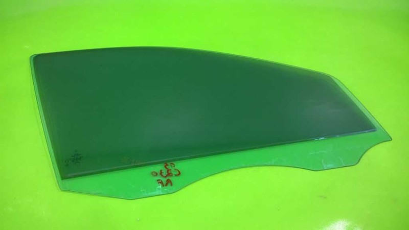 04-07 MERCEDES BENZ C230 SDN PASSENGER RIGHT FRONT WINDOW DOOR GLASS OEM 4012-36