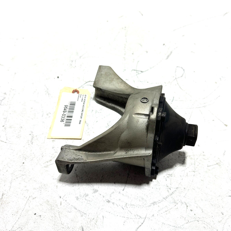 HONDA ACCORD 2018-2022 RIGHT PASSENGER SIDE ENGINE MOUNTING BRACKET OEM
