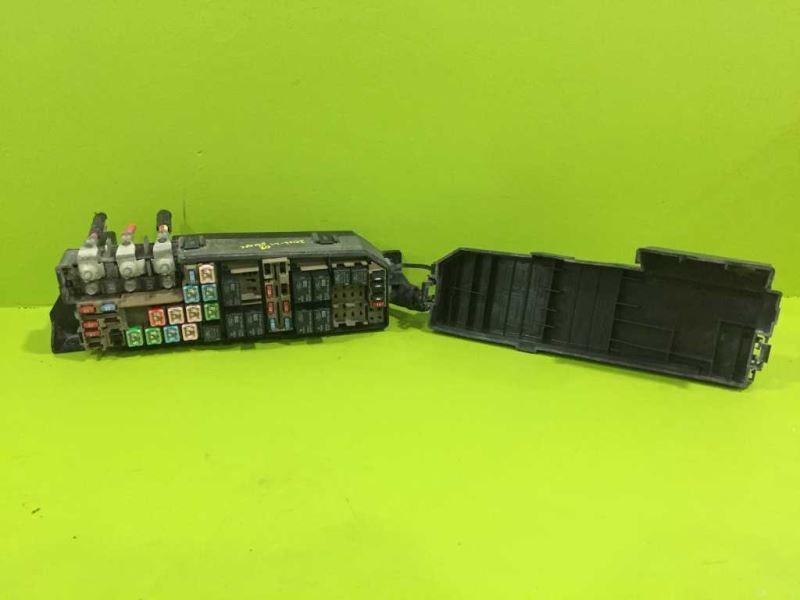 08 FORD ESCAPE FUSE BOX OEM 3053-24