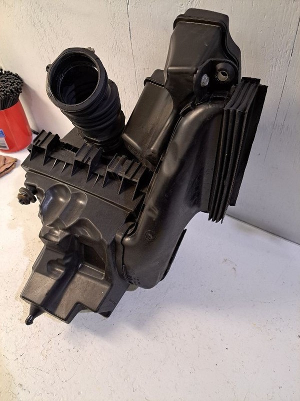2018-2020 Ford Fusion Air Cleaner Intake Box Assembly 2.5L