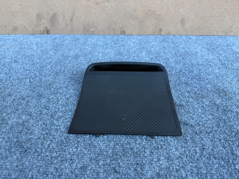 RIVIAN R1S R1T 22-24 OEM CENTER CONSOLE UPPER STORAGE BIN TRAY INSERT MAT COVER
